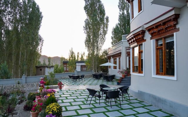 Hotel Karma Residency