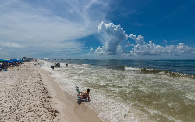 Colonnades 1403 4 Bedroom Condo
