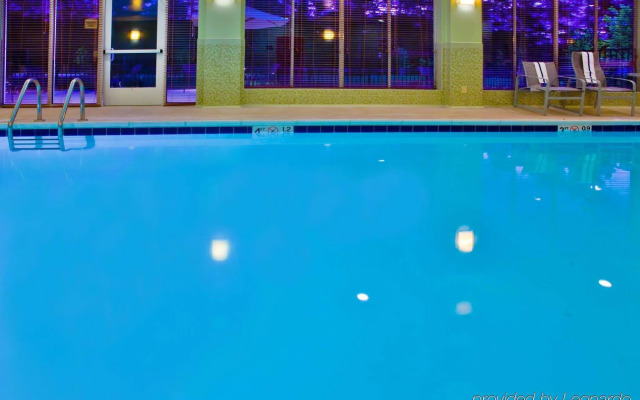 DoubleTree by Hilton Richmond Airport