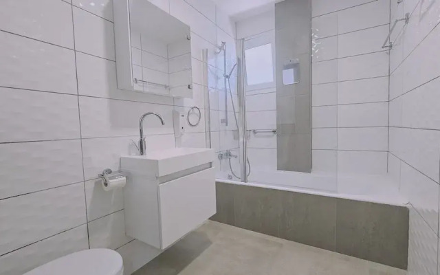 148 Lim- Stay Synergy House