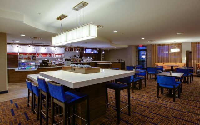 Courtyard by Marriott Republic Aprt Long Island/Farmingdale