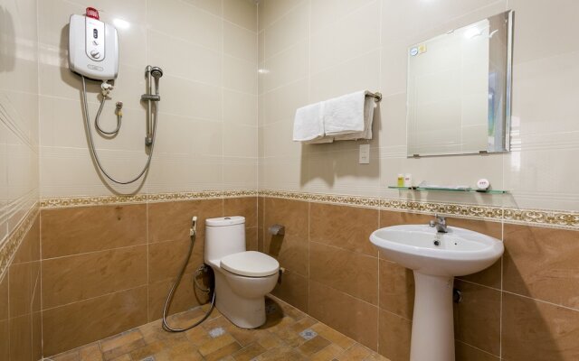 Seven Stars Hotel by OYO Rooms
