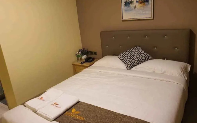 Enrich Hotel Setia Alam by uBook