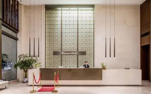 Paxton Park Hotel