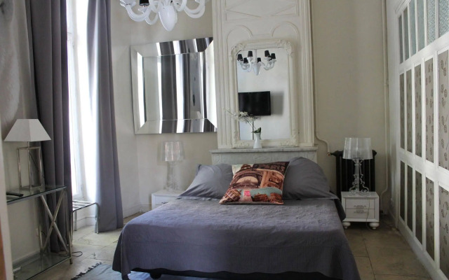 Royal Hotel