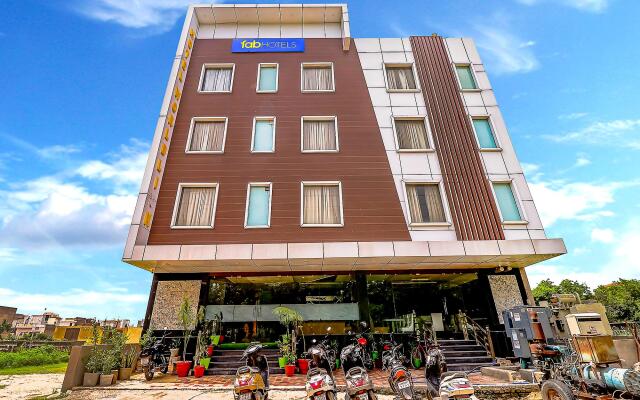 FabHotel World Link