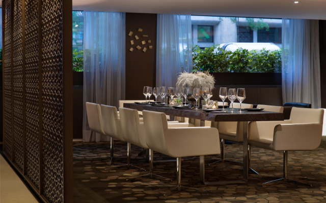 Renaissance Barcelona Hotel