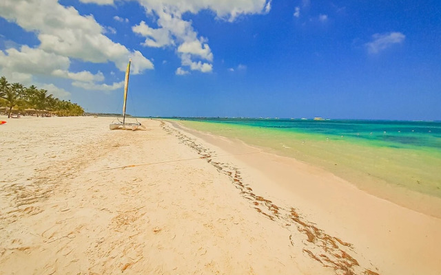 White Sands Beach