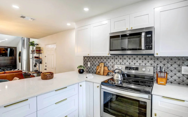 Stylish Allen Home Near Watters Creek Village