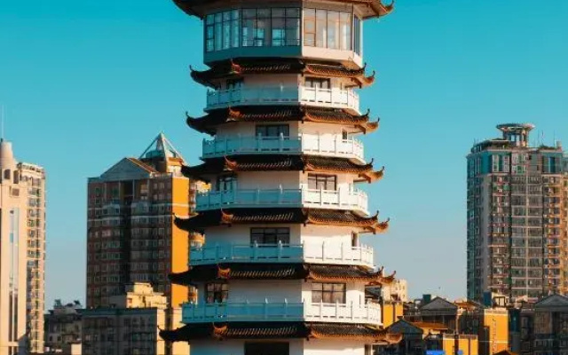 Runwu Homestay (Wuyi Square & IFS Center)