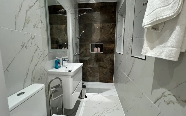 Luxurious London Studios