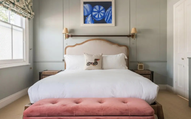 Beautiful Interiors On A Battersea Crescent