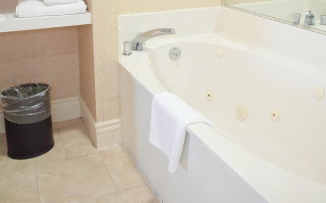 Hampton Inn & Suites Charlotte/South Park at Phillips Place