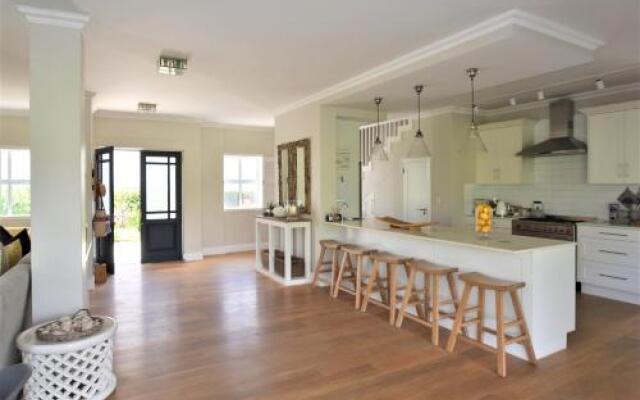 28 Roche Bonne Avenue