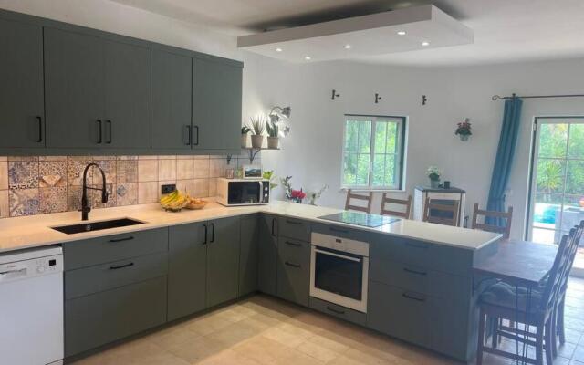 Spacious 3 bedroom villa with pool