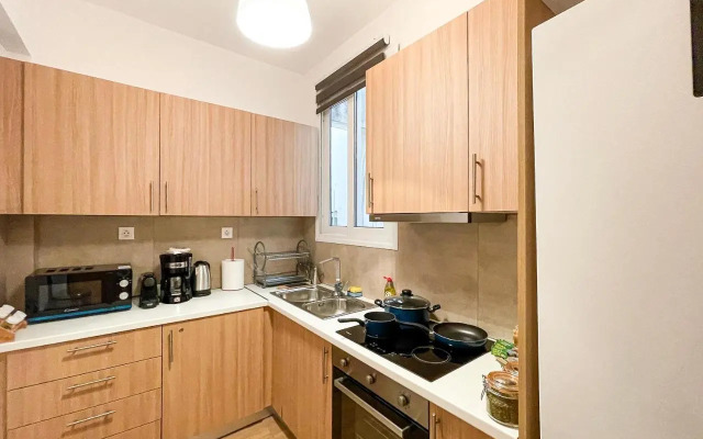 Aristotelous Sunny 118sqm apt in Viktoria
