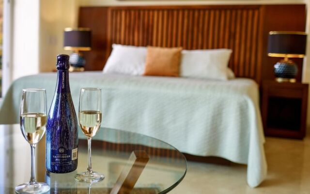 Luxury Suite With Waterfall, Ocean and Swimming Pool View