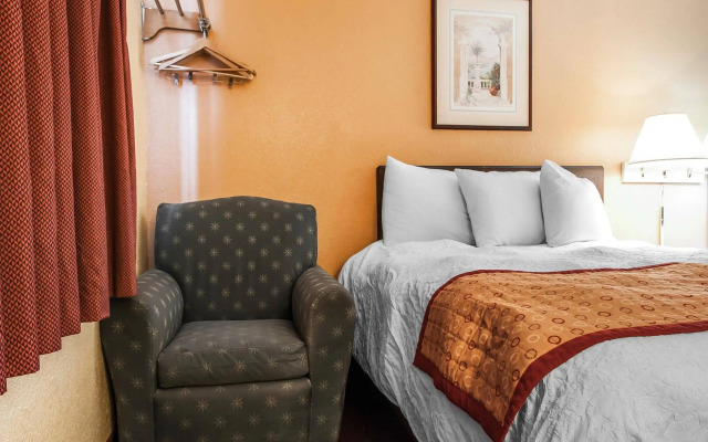 Rodeway Inn Farmington