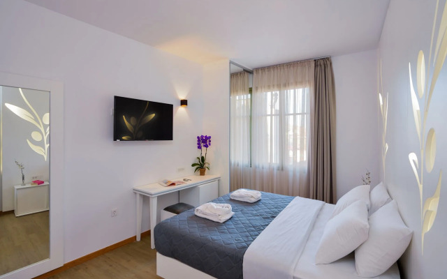 Elia Portou Luxury Residence