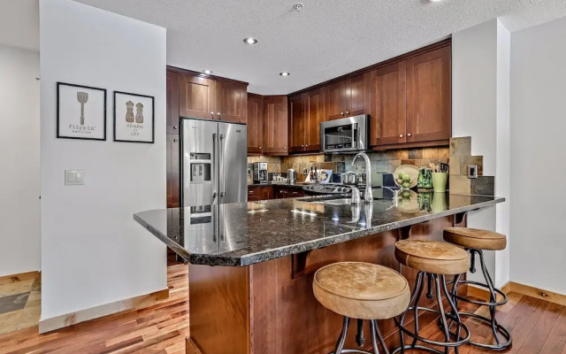 Rundle Cliffs Lodge by Spring Creek Vacation