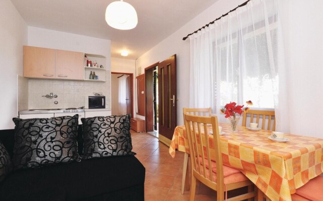 Awesome Home in Starigrad Paklenica With 1 Bedrooms