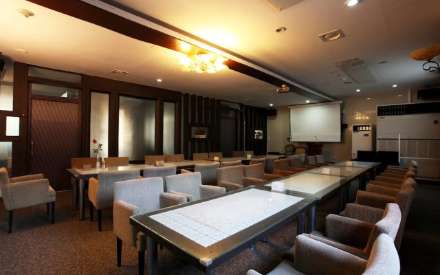 Jes Hot Spring Hotel