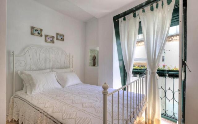 Stay local in Alfama! Alice central home, near river