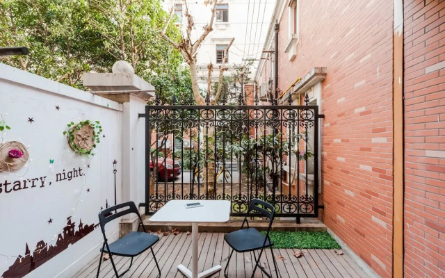 Qiyu Homestay - West Nanjing Road Branch