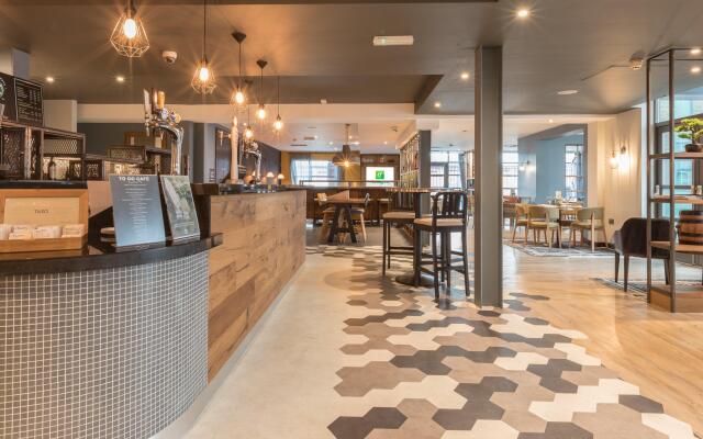 Holiday Inn Manchester-Central Park by IHG