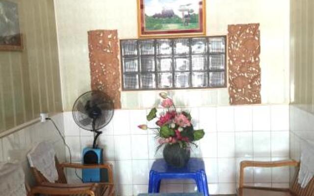 Parami Motel - Burmese Only
