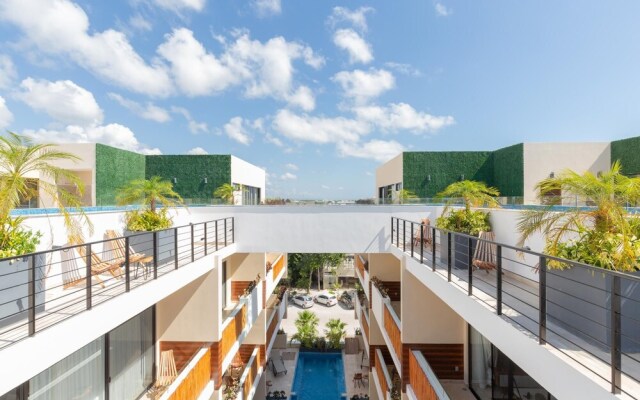 Stunning 3BR PH Private Pool Best Location Sky Pool Amenities
