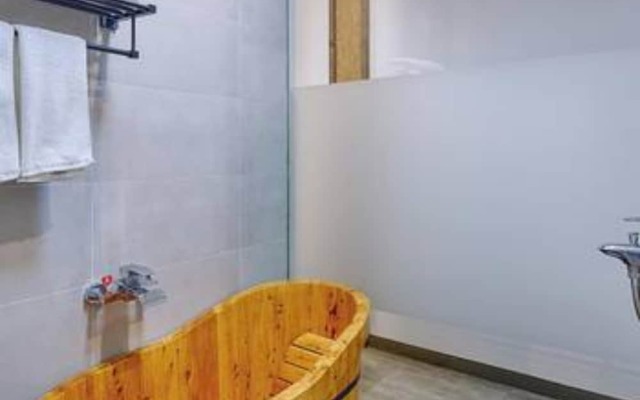 Floral Hotel Deqing Qinzizaiju