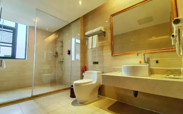 Vienna Hotel (Suzhou Wujiang Huayuan Road)