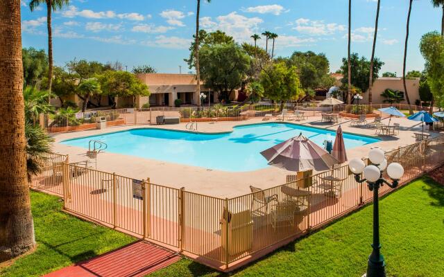 Dobson Ranch Inn & Suites LLC