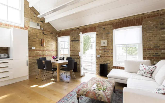 Gironde Road by Onefinestay