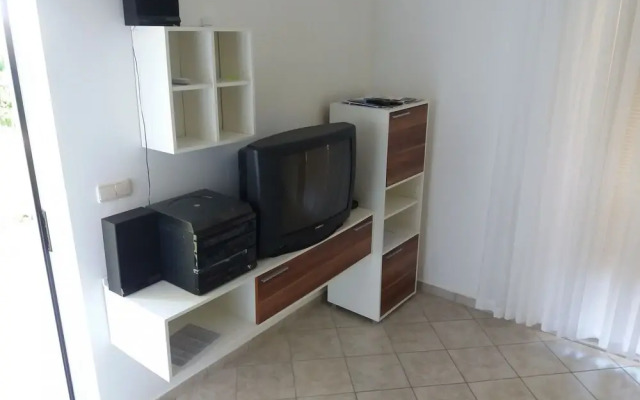 Vanja - Terrace & BBQ - A2