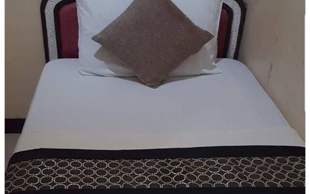 Roy's Cabin Suites