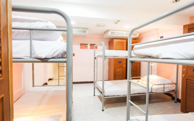 Hostel 8 Sukhumvit Nana Bangkok