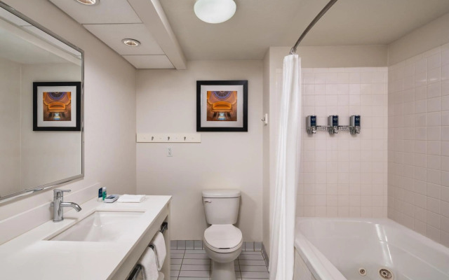 Four Points by Sheraton Bentonville