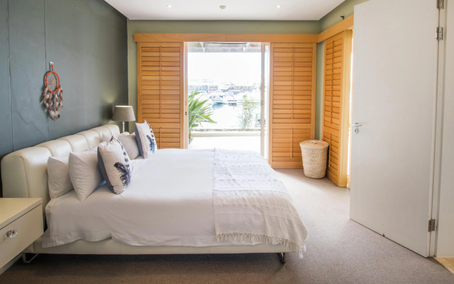 Апарт-отель Waterfront Village