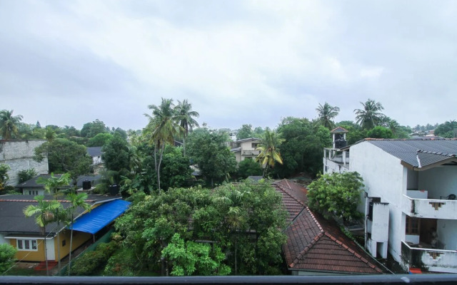 Oyo 387 Iddamal Apartments