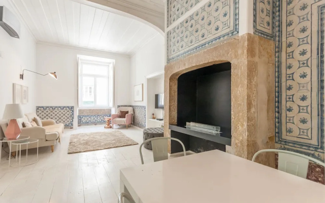 Baixa Tile Blue Two-Bedroom Apartment - by LU Holidays