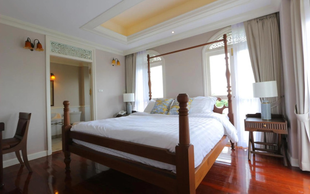 Hiranyakul House Riverside