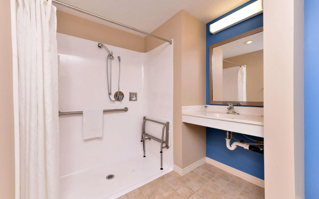 Americas Best Value Inn & Suites St. Clairsville Wheeling