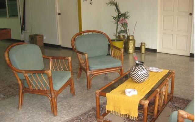 Hostal Sleep Easy Inn