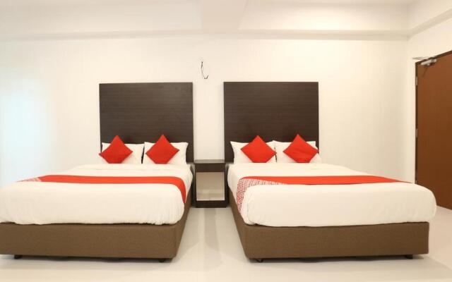 OYO 89888 Dz Residence Guest House
