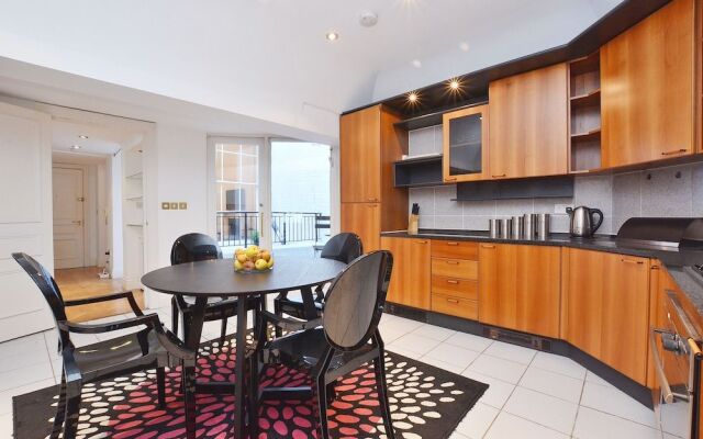 Rutland Gardens Apartment