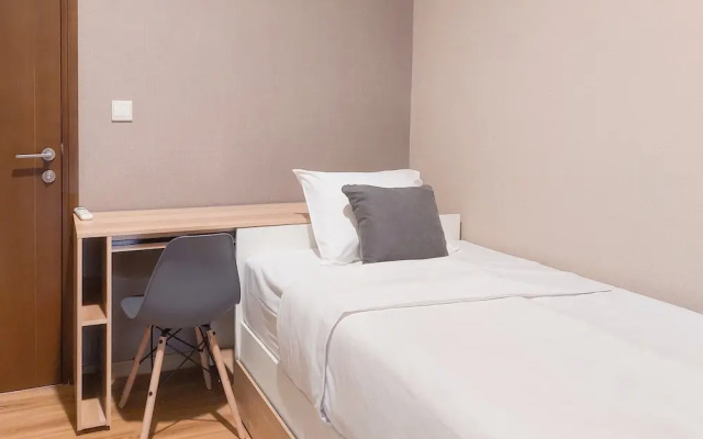 Nice And Modern 2Br Apartment At M-Town Signature