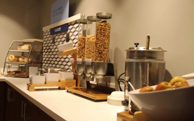 Holiday Inn Express & Suites Huntsville by IHG