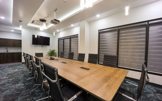 Comfort Inn & Suites Tobago